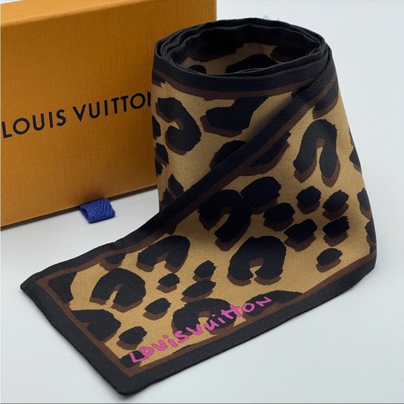 Louis Vuitton - Picture 2 of 10